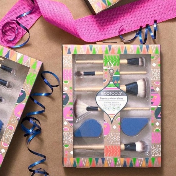 🔥Ecotools 7 Piece Brush Set Flawless Winter Shine - Picture 1 of 6